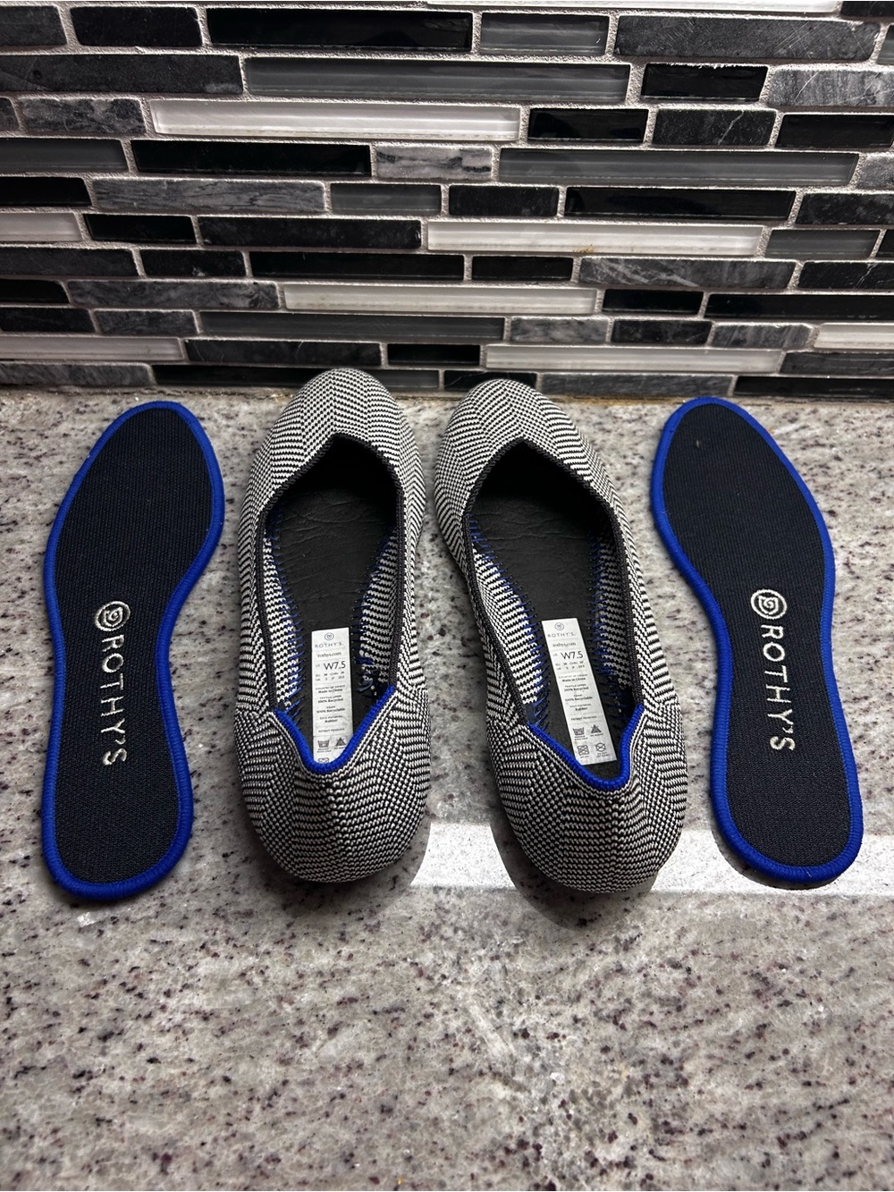 Rothy's Women's Chevron Ballet Flat in Black and White size 7.5 - Picture 6 of 7